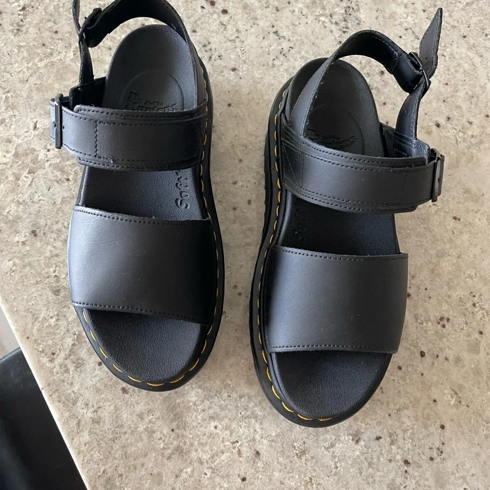 New dr. Martens Voss quad sandal - Picture 2 of 5
